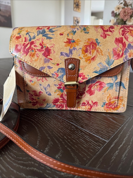 Patricia Nash Handbags - Patricia Nash leather Floral Crossbody Bag